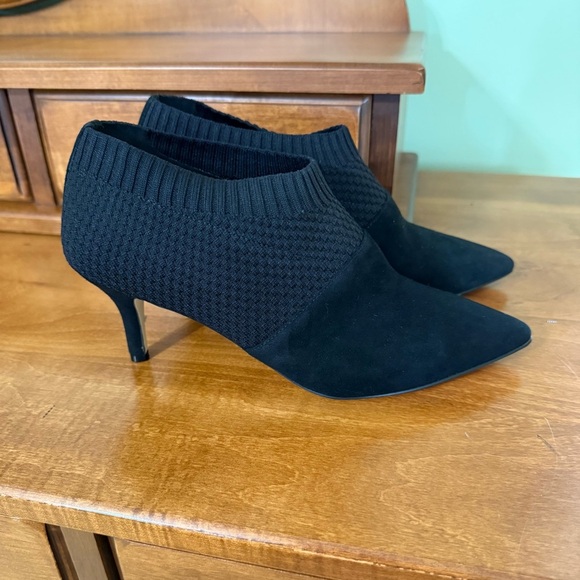 Cole Haan Grand OS black suede heel booties black ankle boots size 7 shoe - Picture 4 of 7